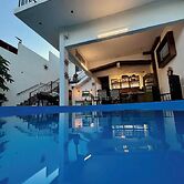 Hotel 305