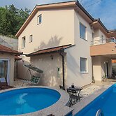 Holiday Home Vele With Pool