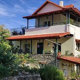 Quiet Two-level Mountain Villa Dorothy Polydrosos