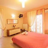 Bussiness Maisonette Getaway 5 min From the Beach