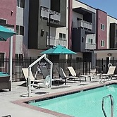 Calm Luxury Living 1BR Retreat Pool, Hot Tub, Wifi