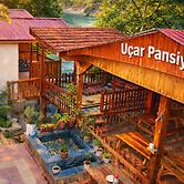 Kapuzbasi Uçar Pansiyon