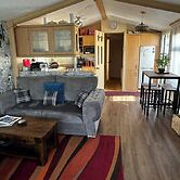 Cozy 2-bedroom Mobile Home in Kirkcolm With Sea Views