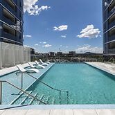 Lovely Sunny 2-bedroom Apartment With Pool and Gym