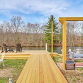 Private Lake, Hot Tub & Sauna: Poconos Retreat