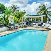 Walk to Playa La Chata! Casita w/ Pool Access