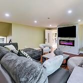 11 Acres & Balcony! Sleek Retreat in Americus