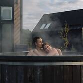 Flowfort View Private Hottub & Sauna Cottage Lekko