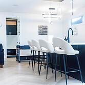 Serene 3 Bedroom Home Near YEG With Pool Table