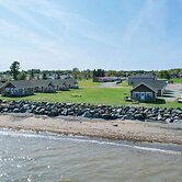 Motel & Chalets l'Acadien sur mer