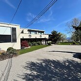 Skaha Lake Airport Inn & Suites