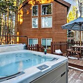 Gold King Lodge by Avantstay Private Hot Tub + Game Room + Fireplace N