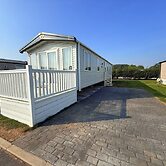 Cabin Sleeps 6 With Parking and Balcony