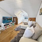 Elegant Lake Zurich House With Stunning Views and Private Terrace