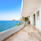 Dreamy Coastal Condo With Amazing Ocean Views, Pool & Pool spa