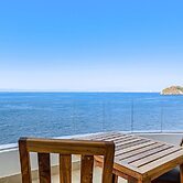 Incredible Ocean-view Condo With Amazing Pool, Pool spa & Balcony