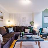 NEW Incredible Home Perfect for Groups w Parking