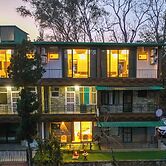 ALAYA STAYS Lakefront Suite Naukuchiatal