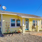 Route 66 Roadtripper Retreat w/ Private Backyard