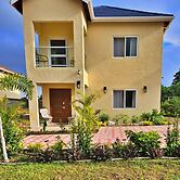 Tranquility Loft, Ocho Rios, Solar Powered
