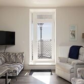 Seafront Apartment With Balcony Panoramic Views