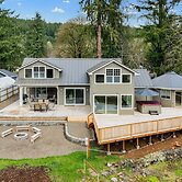 River's Rest - Waterfront Views, Hot Tub, Grill & Fire Pit 3 Bedroom H