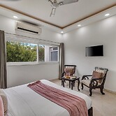 Alaya Stays Ratikara Ullaas 2BHK Pool