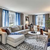 Charming Connecticut Hideaway: Year-round Fun!