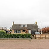 Spacious Holiday Home in the Center of Langweer