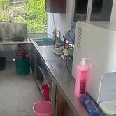 OYO 91303 Chalet Awie