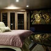 Mariaggi's Theme Suite Hotel & Spa