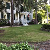 PineCrest Inn