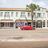 OYO Historic Cameron Hotel Brownsville I-69E