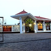 The Grand Leoney Resort