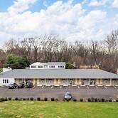 Scottish Inn and Suites