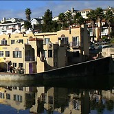 Capitola Venetian Hotel