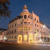 Queen's Hotel