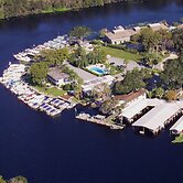Hontoon Landing Resort & Marina