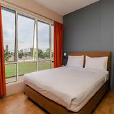 Blitz Hotel Batam Near Sultan Mahmud Ri'ayat Shah Mosque