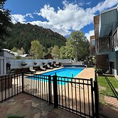 Shadow Mountain Lodge