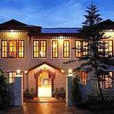 Golden Empress Hotel