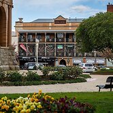 Bathurst Royal Apartments