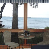 Square Rigger Harbor Motel