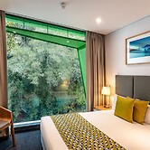 Quest Mounts Bay Road