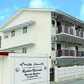 Riverside Residence by Gina Suite