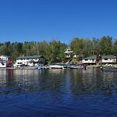 Dogtooth Lake Resort