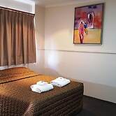 The Commercial Hotel Motel