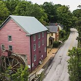 The Inn at Gristmill Square
