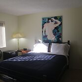 Bed and Breakfast in Hollywood Hills