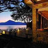 Lakeside Villa Suimeikaku